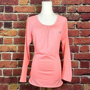 The North Face Women's Activewear Mesh Panel Long Sleeve Shirt Coral Size Medium